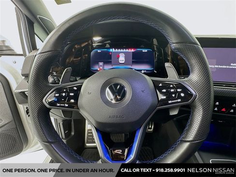 Used 2022 Volkswagen Golf R image 11