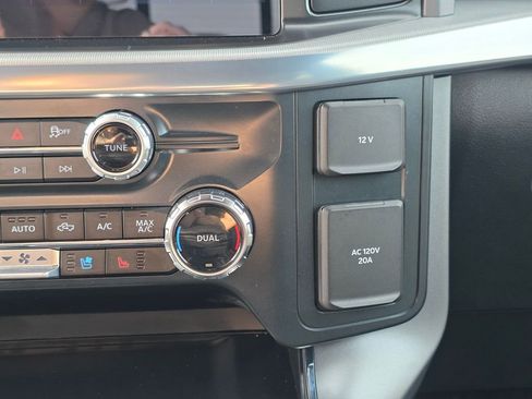 Used 2025 Ford F150 Lariat w/ Equipment Group 502A High AWD/4WD image 29