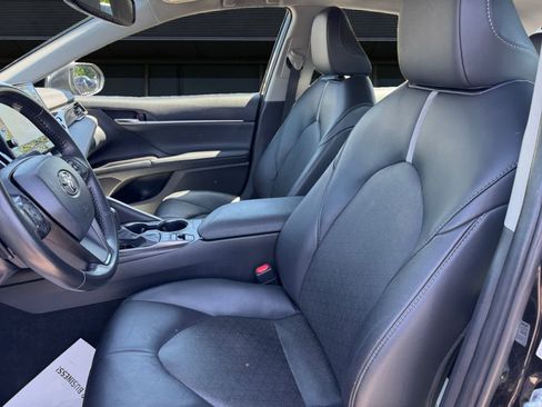 Used 2024 Toyota Camry XSE FWD image 2