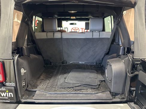 Used 2010 Jeep Wrangler Unlimited Sahara image 18