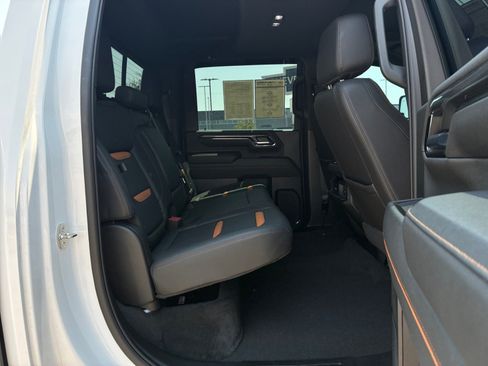 Used 2024 GMC Sierra 2500 AT4 w/ AT4 Premium Plus Package AWD/4WD image 28