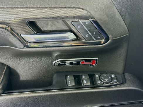 Used 2025 GMC Sierra 1500 AT4 w/ AT4 Premium Package AWD/4WD image 24