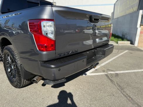 Used 2019 Nissan Titan SV w/ SV Convenience Package AWD/4WD image 13