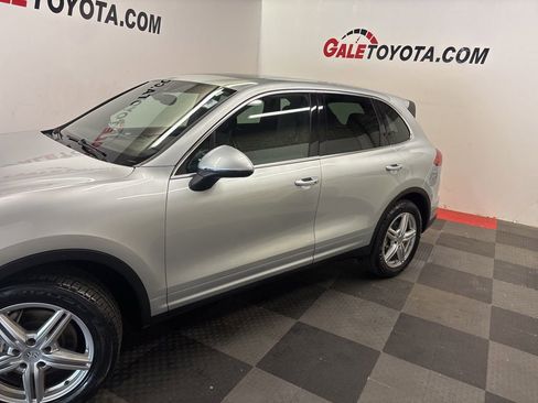 Used 2015 Porsche Cayenne S AWD/4WD image 8