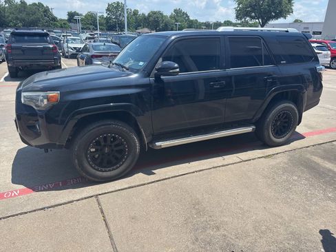 Used 2016 Toyota 4Runner SR5 Premium AWD/4WD image 6