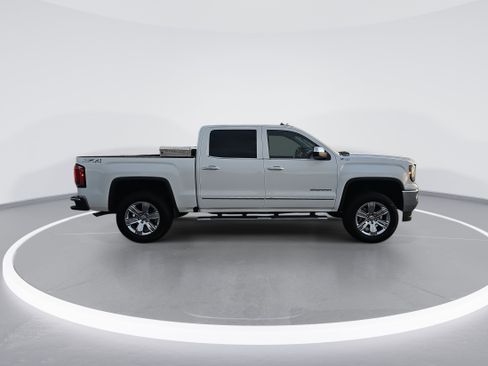 Used 2018 GMC Sierra 1500 SLT image 2