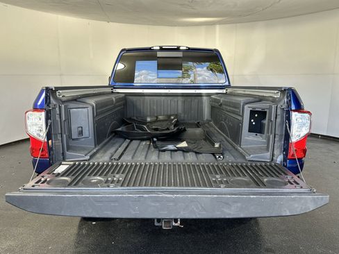 Used 2017 Nissan Titan Platinum Reserve image 29