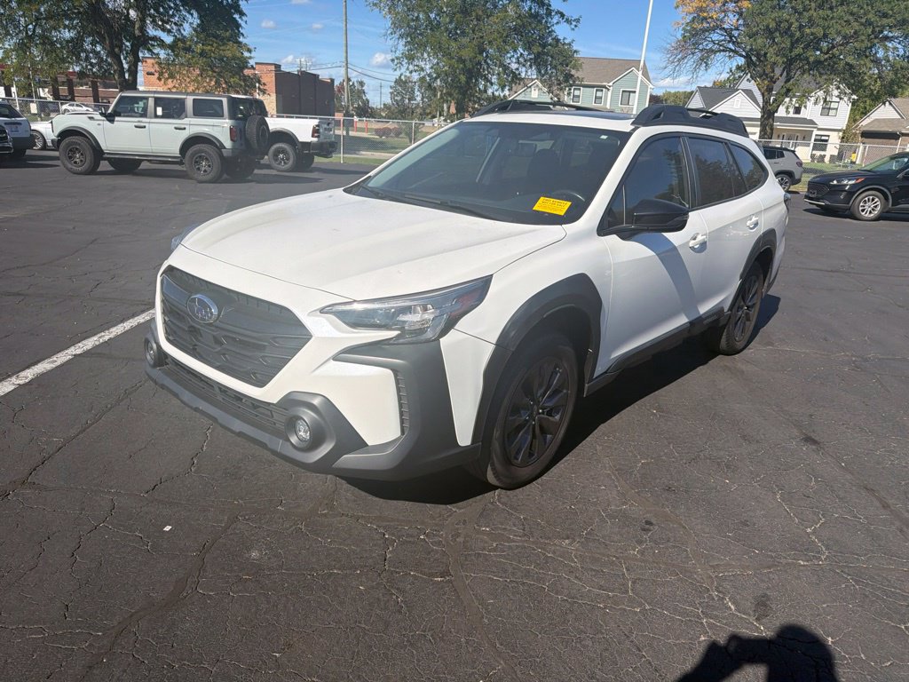 Used 2023 Subaru Outback Onyx Edition AWD/4WD image 2