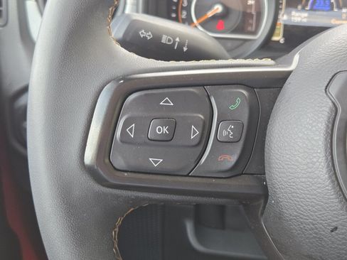 Used 2024 Jeep Gladiator Willys AWD/4WD image 18