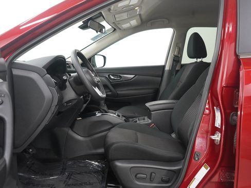 Used 2020 Nissan Rogue SV image 19