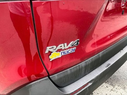 Used 2021 Toyota RAV4 XLE w/ Convenience Package AWD/4WD image 8