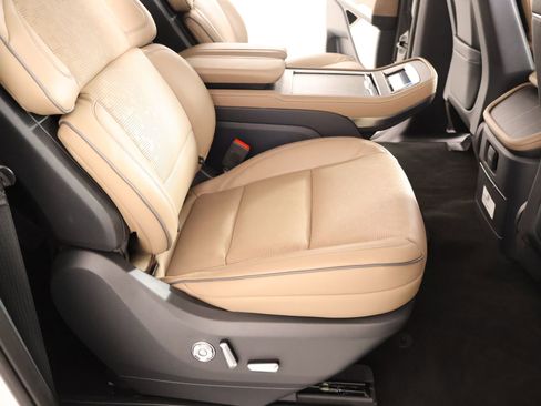 New 2026 Lincoln Navigator L Black Label image 17