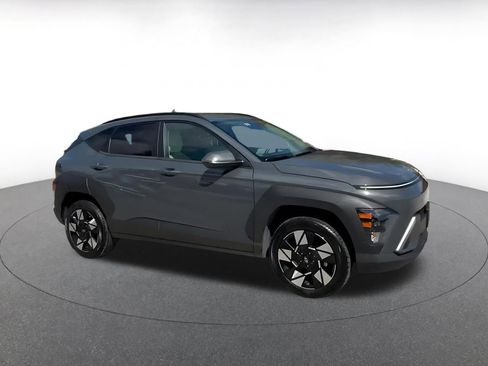 Used 2025 Hyundai Kona SEL image 2