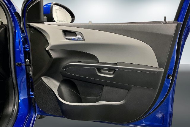 Used 2020 Chevrolet Sonic LT FWD image 25