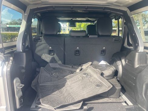 Used 2022 Jeep Wrangler Unlimited Sahara image 17