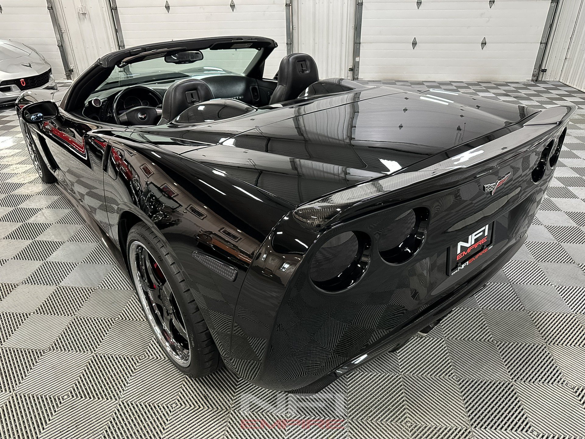 Used 2006 Chevrolet Corvette Coupe w/ Preferred Equipment Group RWD image 18