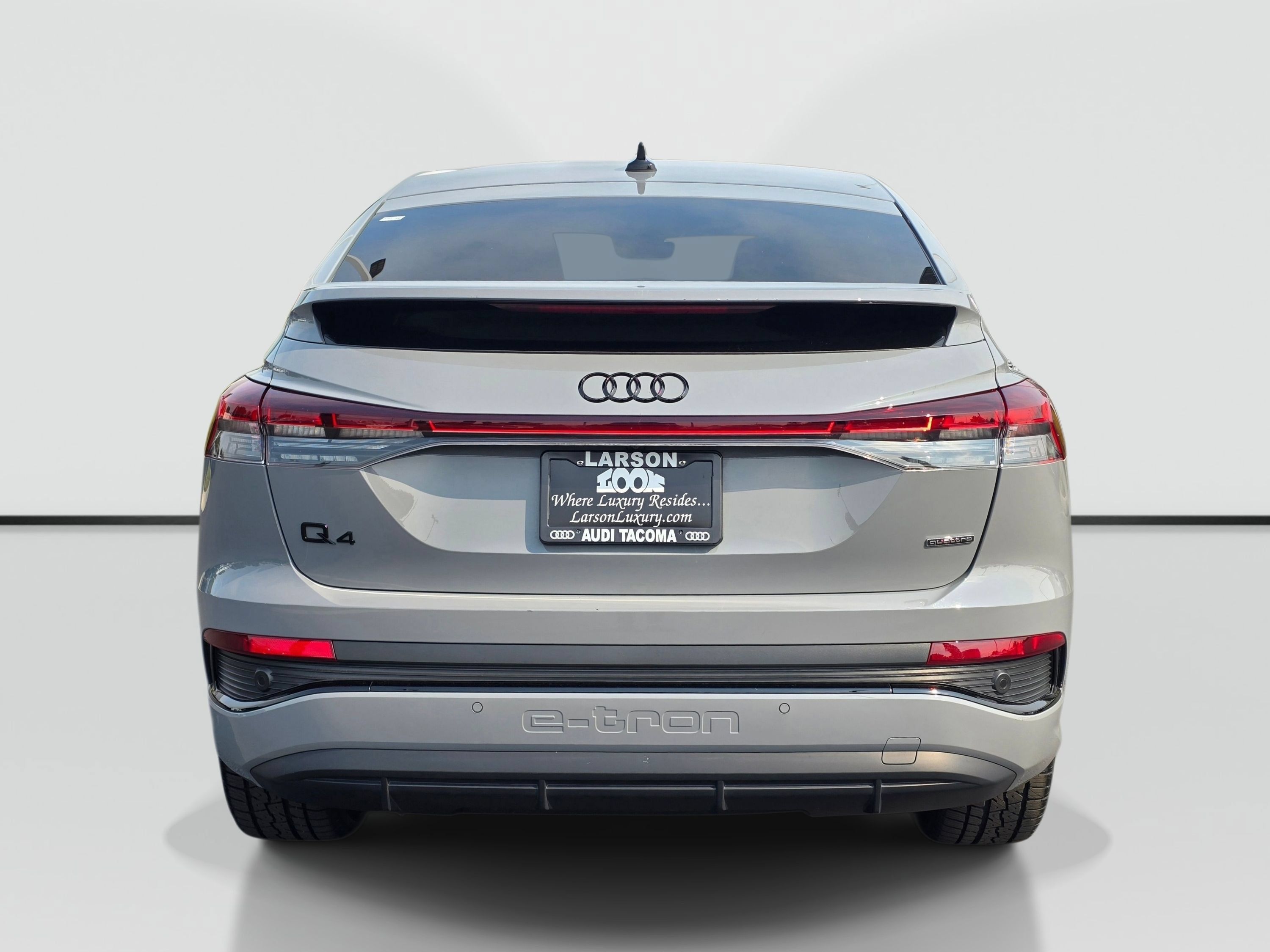 Used 2023 Audi Q4 e-tron Premium Plus w/ Premium Plus AWD/4WD image 4