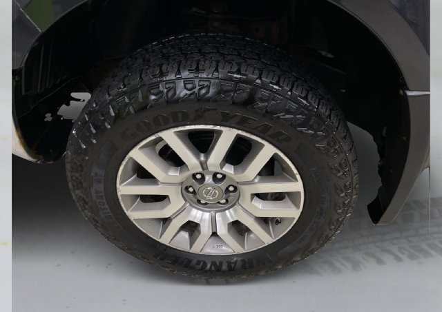 Used 2012 Nissan Frontier SL w/ Moonroof Pkg AWD/4WD image 20
