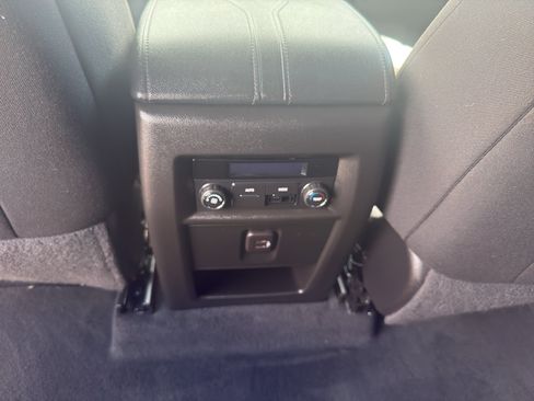 Used 2023 Chevrolet Traverse LT AWD/4WD image 30