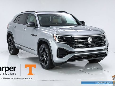 Used 2025 Volkswagen Atlas Cross Sport SEL R-Line AWD/4WD image 15