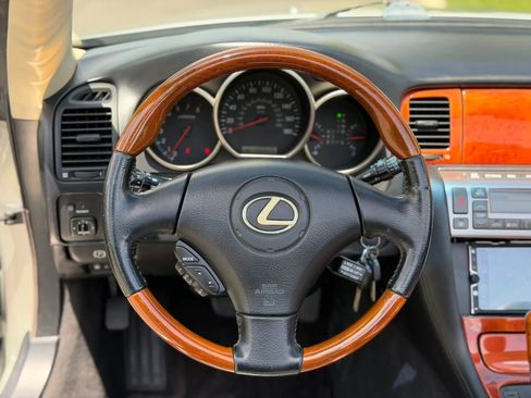 Used 2002 Lexus SC 430 Convertible RWD image 9