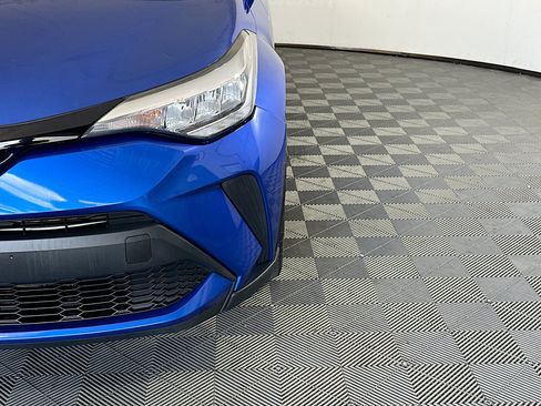 Used 2021 Toyota C-HR XLE FWD image 9