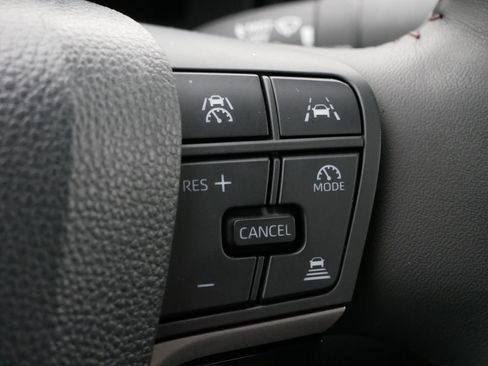 Used 2025 Toyota Camry XLE image 25