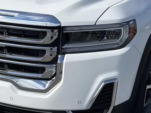 Used 2023 GMC Acadia SLE w/ Driver Convenience Package image 11