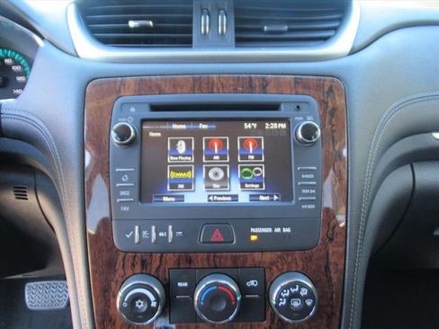 Used 2014 Chevrolet Traverse LT image 21