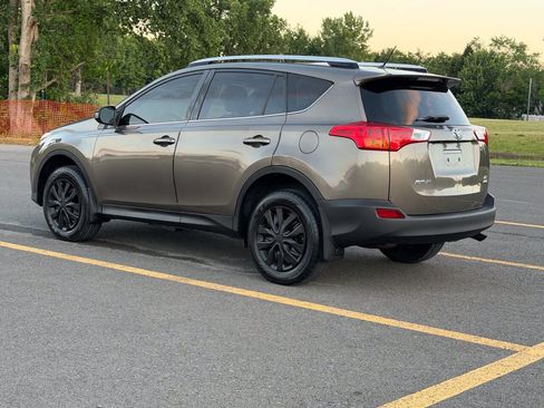 Used 2015 Toyota RAV4 LE AWD/4WD image 3