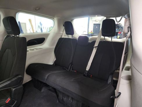 Used 2023 Chrysler Voyager LX FWD image 25