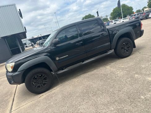 Used 2015 Toyota Tacoma 4x4 Double Cab w/ Convenience Package image 3