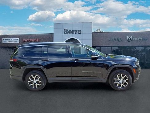 Used 2023 Jeep Grand Cherokee L Limited AWD/4WD image 8