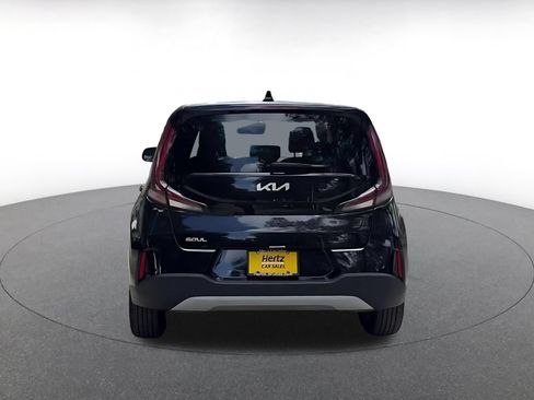 Used 2025 Kia Soul LX w/ LX Technology Package FWD image 14