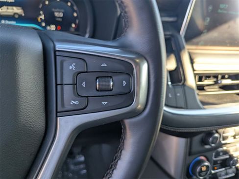 Used 2023 Chevrolet Suburban Premier image 22