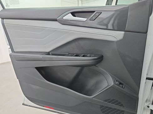 Certified 2024 Volkswagen Taos SEL image 26