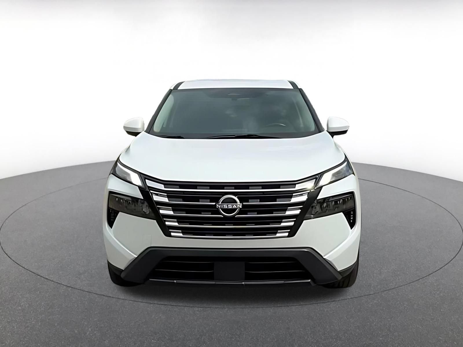 Used 2025 Nissan Rogue SV FWD image 4