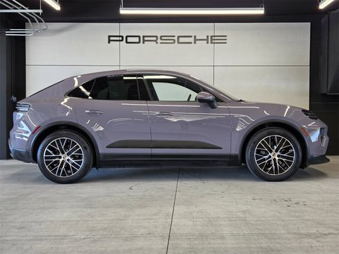 Used 2025 Porsche Macan Electric image 26