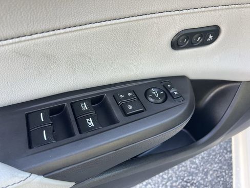 Used 2020 Acura ILX w/Premium Pkg image 15