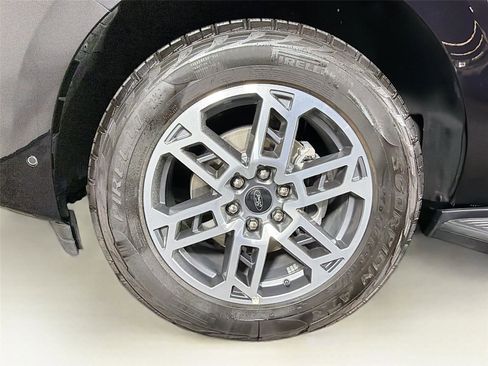 Used 2025 Ford Expedition Max Active AWD/4WD image 38