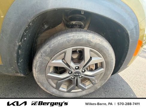 Used 2024 Kia Seltos S AWD/4WD image 15