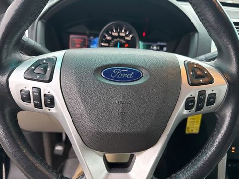 Used 2013 Ford Explorer XLT image 9