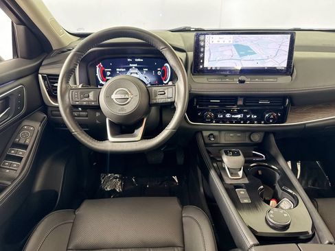 Used 2024 Nissan Rogue Platinum w/ Platinum Premium Package AWD/4WD image 29