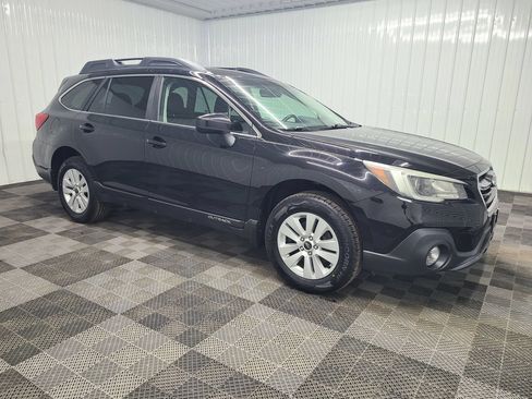Used 2018 Subaru Outback 2.5i Premium AWD/4WD image 1