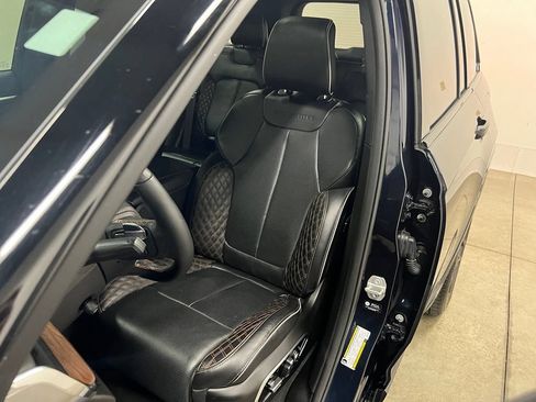 Used 2024 Jeep Grand Cherokee Summit w/ Luxury Tech Group V AWD/4WD image 31