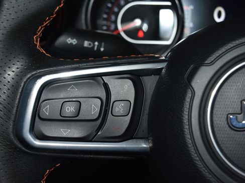 Used 2021 Jeep Gladiator Mojave AWD/4WD image 7