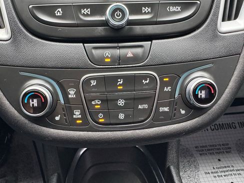 Used 2022 Chevrolet Malibu LT FWD image 24