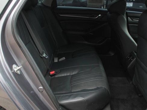 Used 2018 Honda Accord Touring image 20