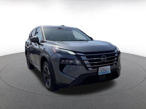Used 2025 Nissan Rogue SV AWD/4WD image 3