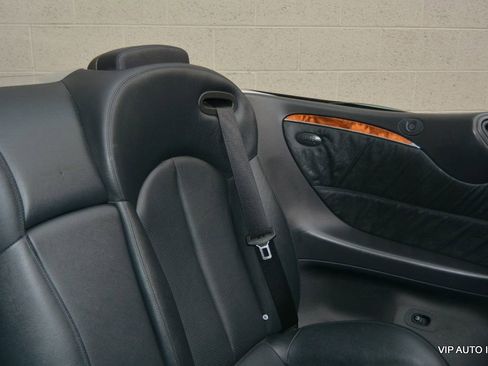 Used 2005 Mercedes-Benz CLK 320 Cabriolet image 26